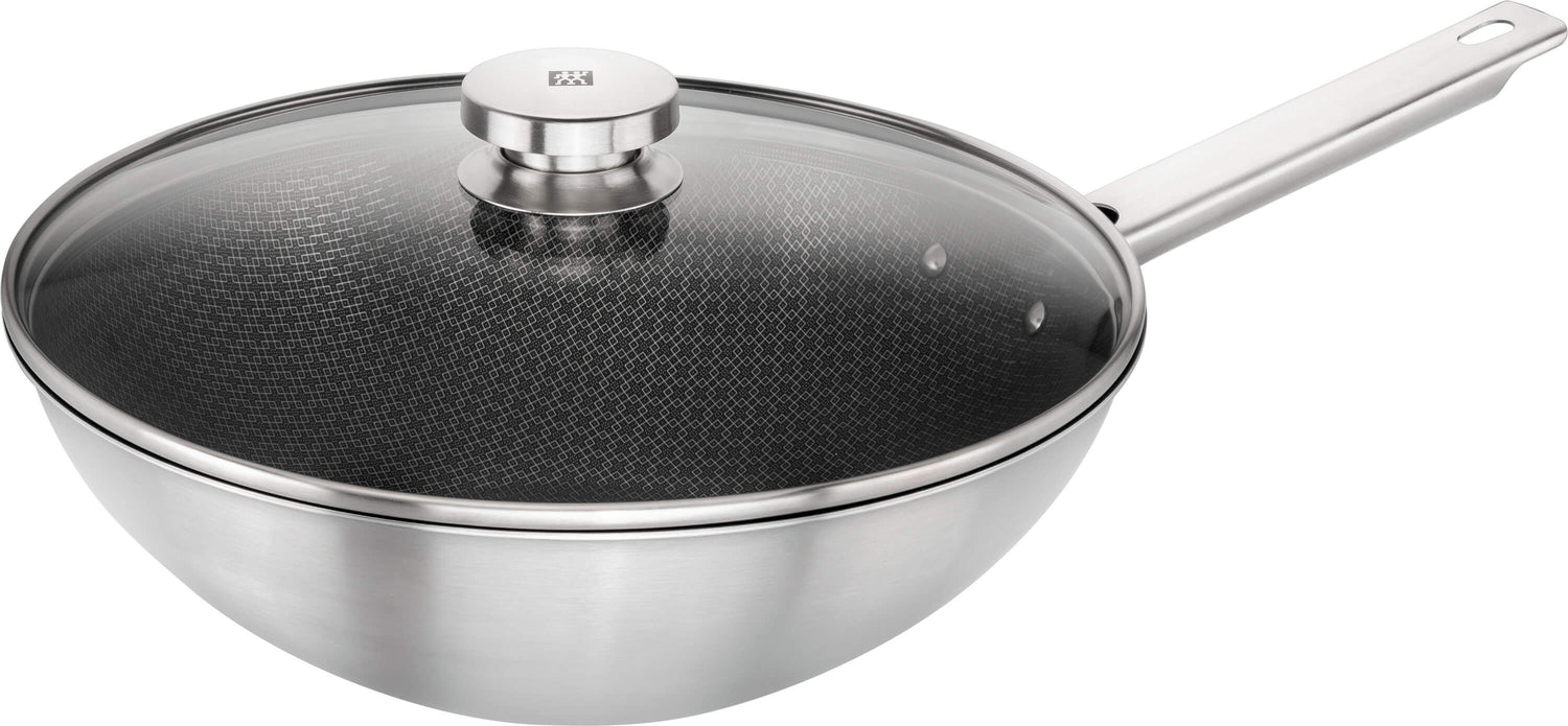 ZWILLING JOY PLUS Wok 30 cm in German is "ZWILLING JOY PLUS Wok 30 cm." The product name remains the same as it is a brand and specific product designation.