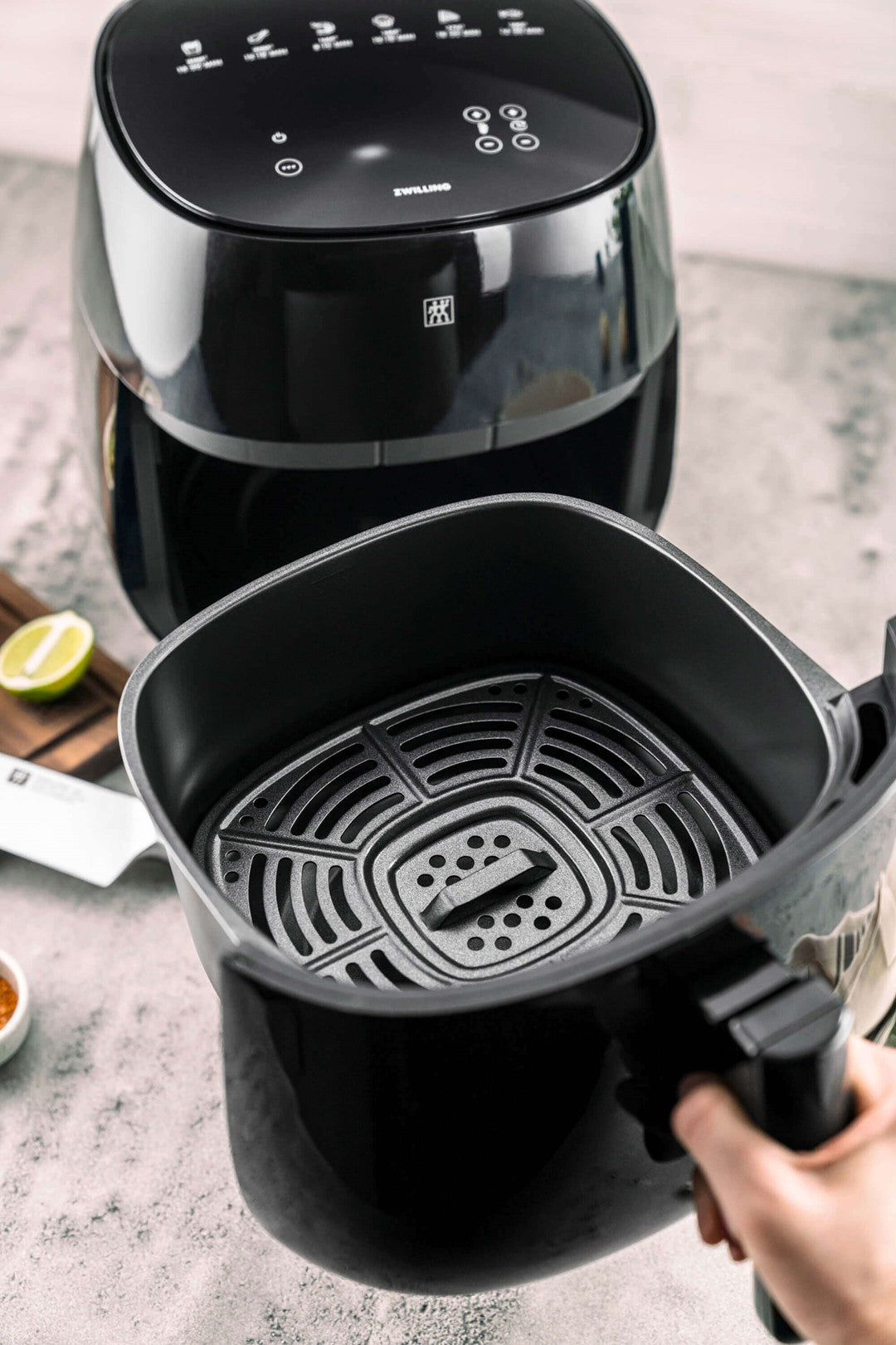 ZWILLING ENFINIGY Frytkownica beztłuszczowa 4 ltr, czarny
