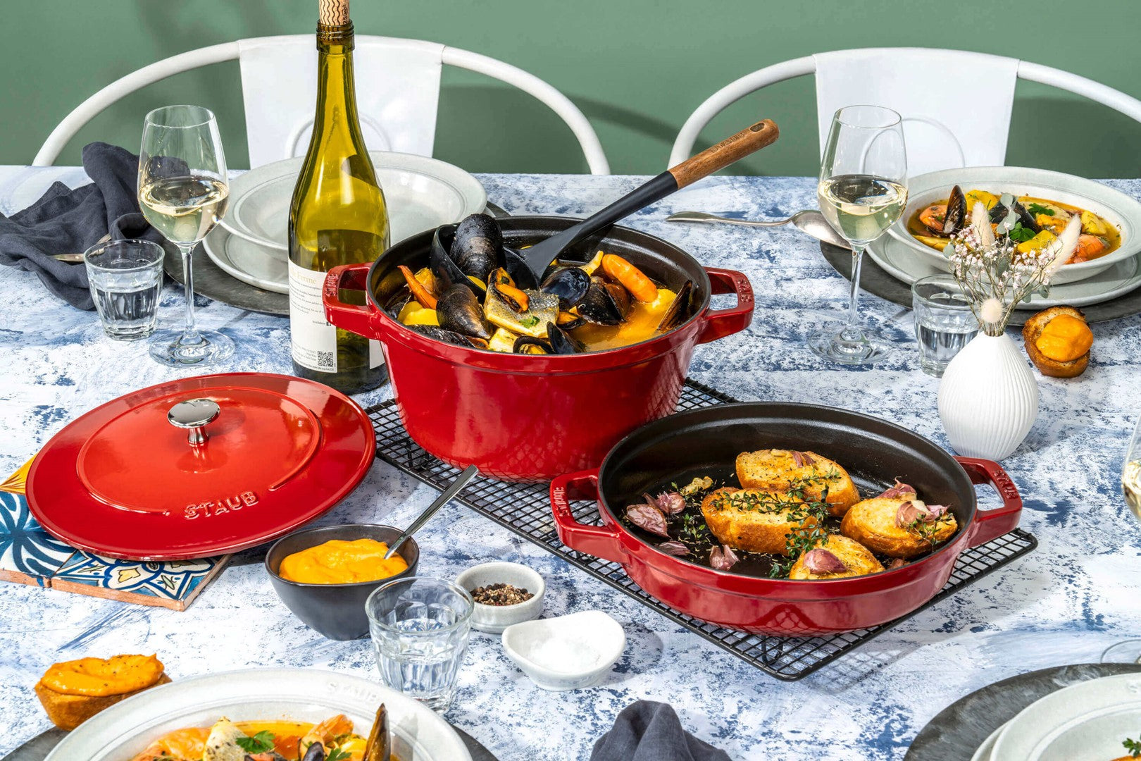 STAUB Zestaw 2 naczyń + pokrywka 24 cm czerwony