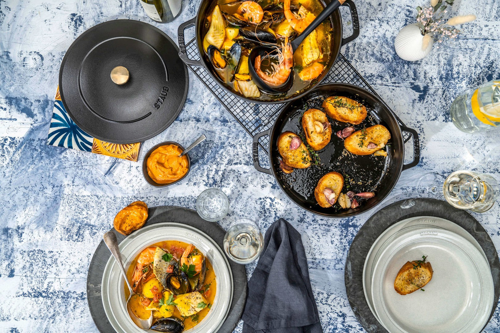 STAUB Zestaw 3 naczyń + pokrywka 24 cm czarny