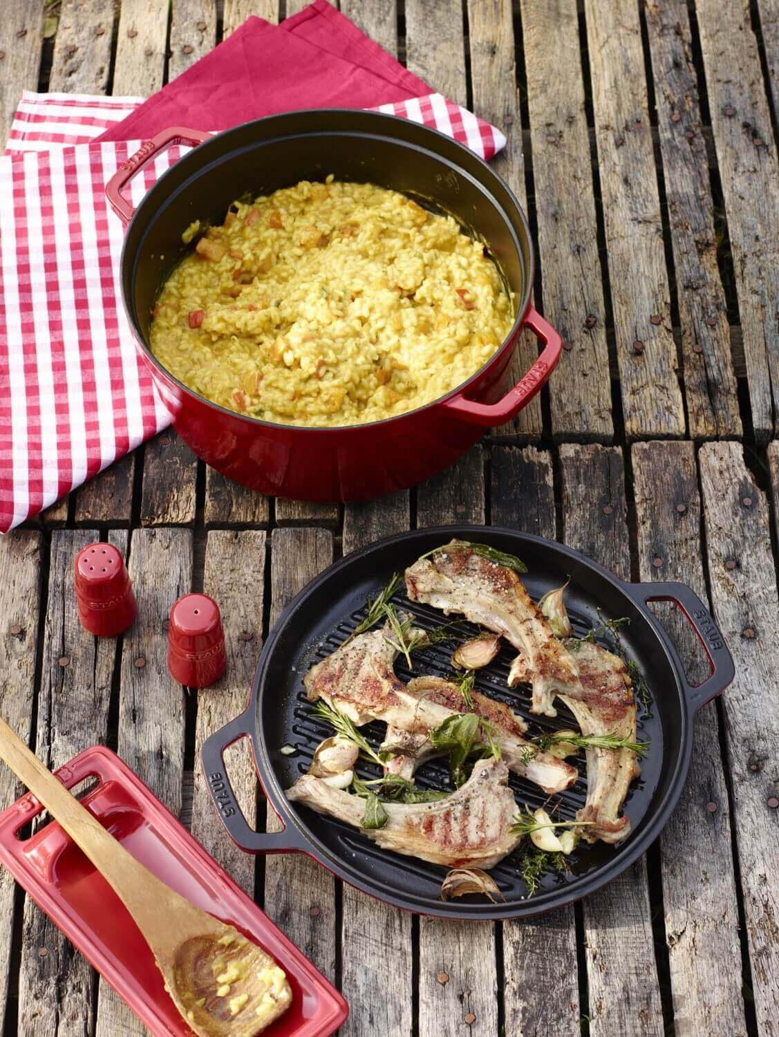 STAUB SERVING Zestaw do soli i pieprzu, czerwony