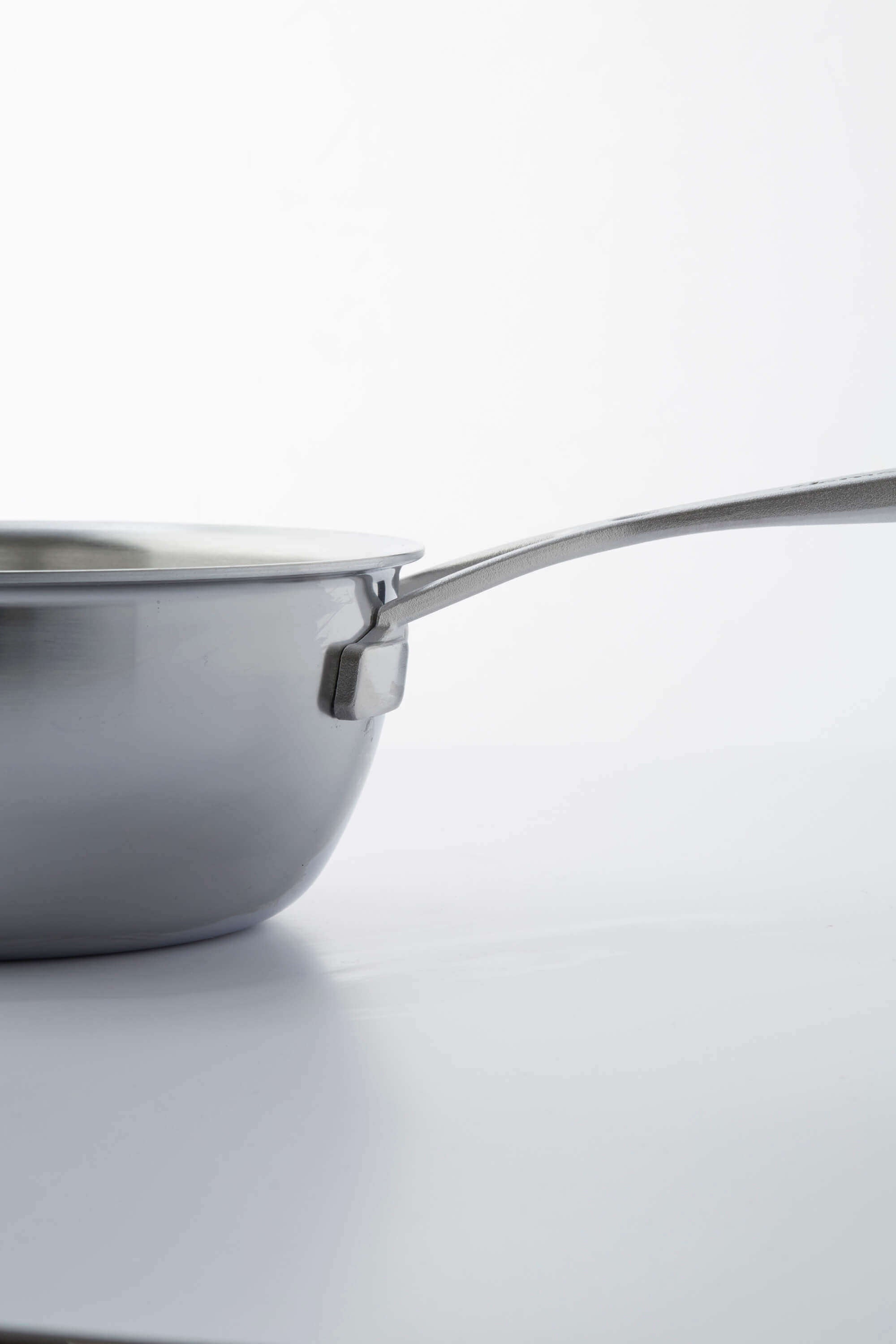 DEMEYERE INDUSTRY 5 Rondelek stożkowy z pokrywką 2 ltr