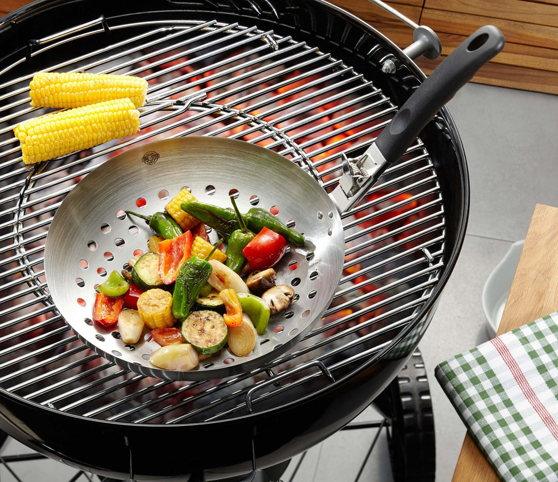 GEFU BBQ Wok zum Grillen von Gemüse mit abnehmbarem Griff