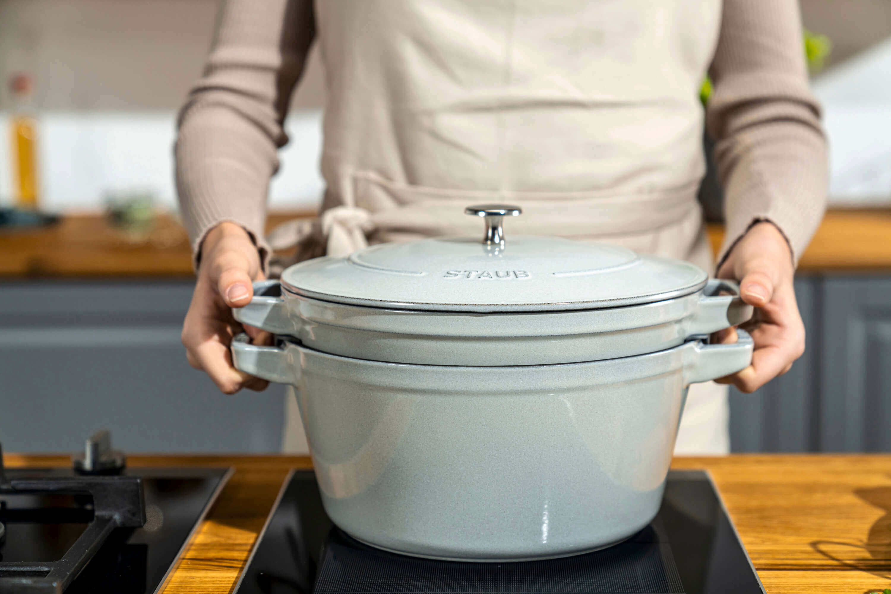 STAUB Zestaw 2 naczyń + pokrywka 24 cm truflowy