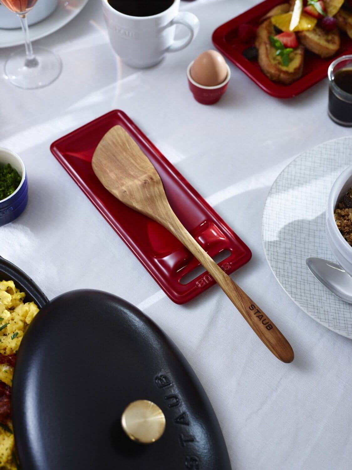 STAUB Löffelunterlage, rot