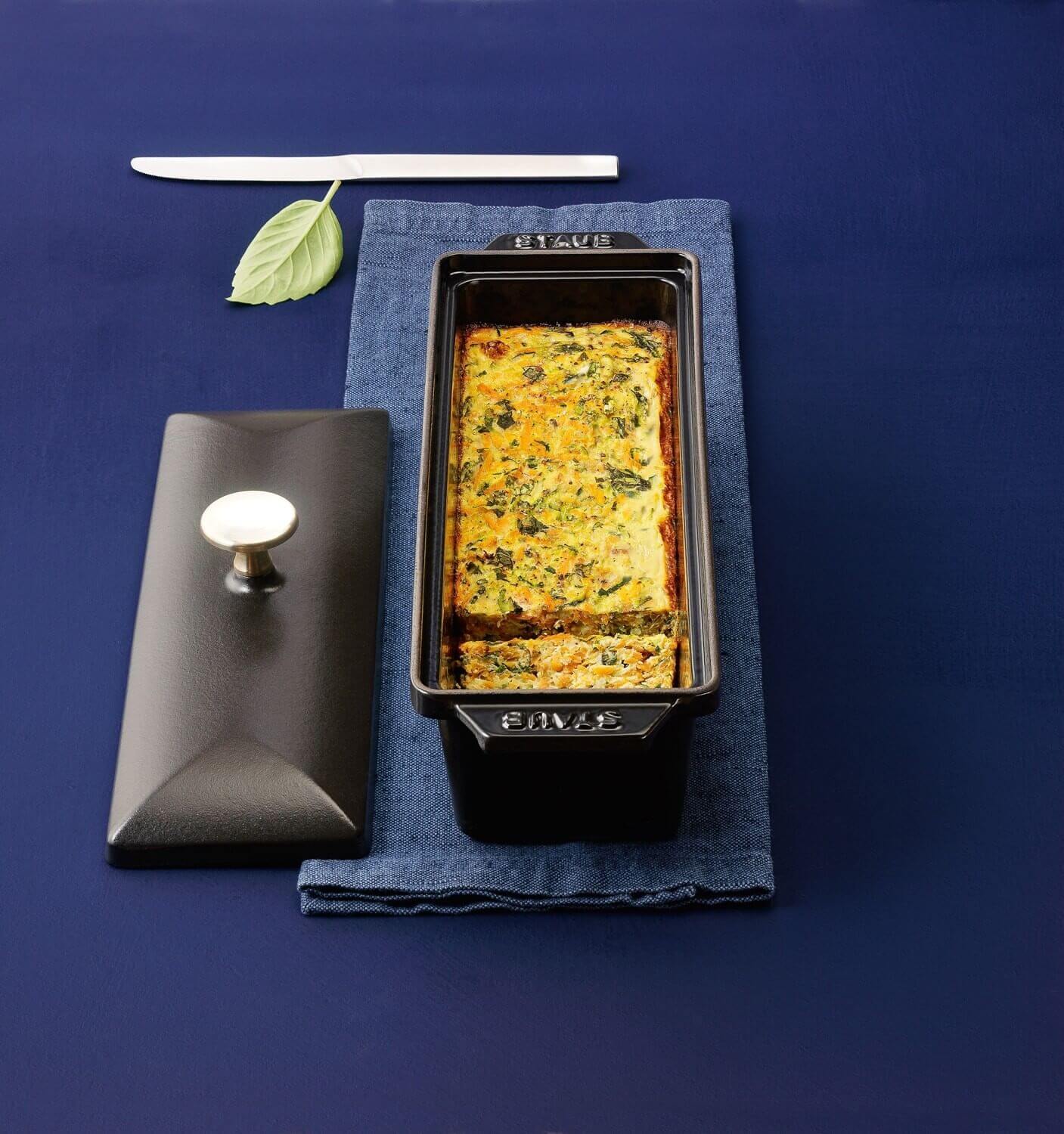 STAUB Duża forma do pieczenia 30 cm, czarny