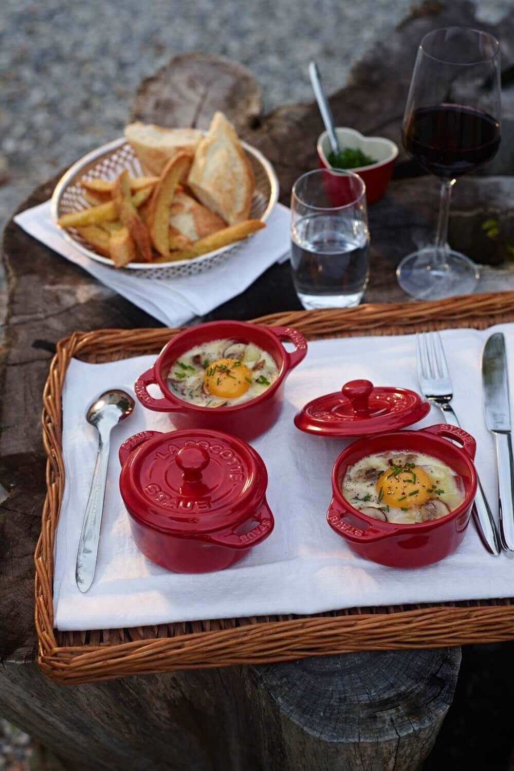 STAUB GIFT GIVING Mini cocotte okrągły 200 ml, czerwony