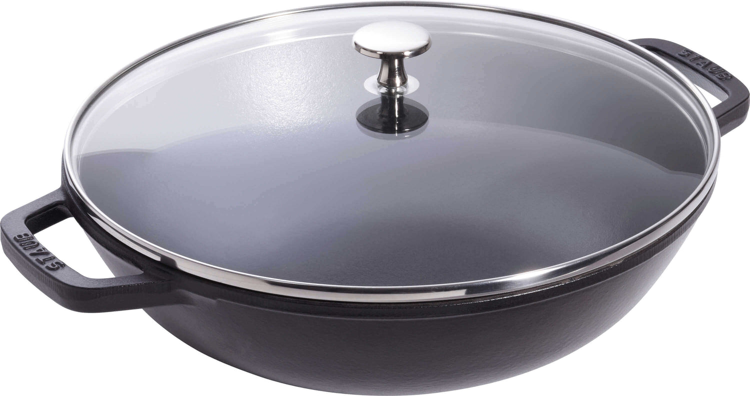 STAUB Wok żeliwny z pokrywką 30 cm, czarny